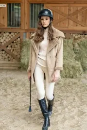 bezowa-miekka-kurtka-z-kolnierzem-w-stylu-eleganckim-m-5ia