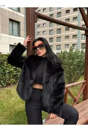 krotka-czarna-futrzana-kurtka-miekka-i-elegancka-m-5ia