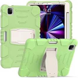 etui-do-ipad-11-2018-20-21-pancerne-z-podstawka-i-miejscem-na-rysik-zielone