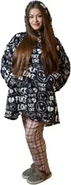 przytulny-koc-z-kapturem-bluza-polarowa-oversize-czarny-120x80-cm