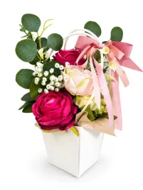 flower-box-kompozycja-w-torebce-z-rozami-i-kokarda-33cm-na-prezent