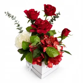 flower-box-ze-sztucznych-kwiatow-czerwone-roze-piwonia-kompozycja-38-cm