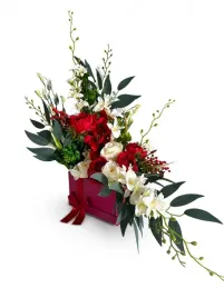 flower-box-ze-sztucznych-kwiatow-czerwono-bialy-kompozycja-46-cm