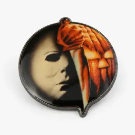 michael-myers-or-4-cm-or-metal-emalia-or-przypinka-filmowa-or-halloween
