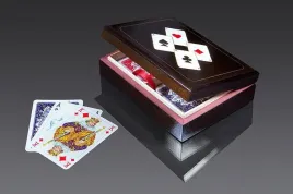 karty-lux-w-pudelku-drewnianym-z-asami-1-piatnik