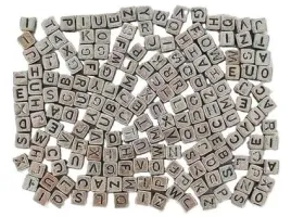 koraliki-literki-6-mm-srebrne-fandy-kostki-z-literami-30-g