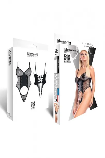 reja-black-model-dark-desire