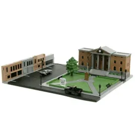 diorama-replika-back-to-the-future-hill-valley-courthouse-square