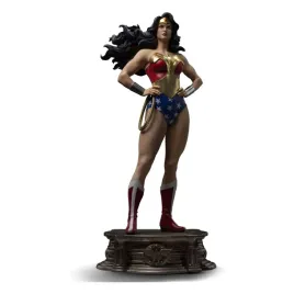 replika-figury-wonder-woman-1-4-dc-comics-legacy-od-iron-studios-56-cm