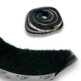 uszczelka-samoprzylepna-czarna-do-okna-szafy-drzwi-szczotkowa-9x23-mm-49m