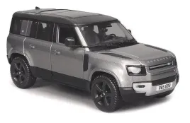 model-samochodu-land-rover-defender-110-2022-w-skali-1-24-bburago-srebrny