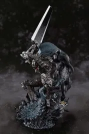 figurka-pvc-guts-w-zbroi-berserkerskiej-35-cm-figuarts-zero-bandai