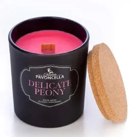 pavoncella-swieca-sojowa-delicate-peony-135-g-z-drewnianym-knotem