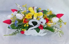 wielkanocna-kompozycja-w-koszyku-labedziu-elegancja-i-wiosenna-harmonia