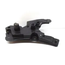 mocowanie-blotnika-przod-lewe-volvo-xc60-17-