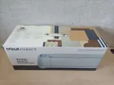ploter-cricut-maker-3-model-2008335-produkt-wprowadzony-do-obrotu-na-terenie-ue-przed-13-12-2024-nie