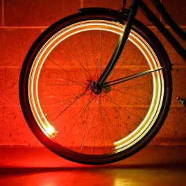 oswietlenie-rowerowe-led-kol-i-opon-monkey-light-a15-przod-40-lumen-4-led