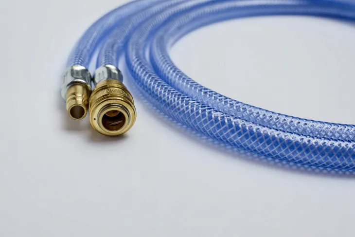 WĄŻ PRZEWÓD PNEUMATYCZNY DO KOMPRESORA TECHNICZNY PCV ZAKUWANY 6mm / 1m