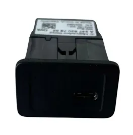 gniazdo-port-usb-mercedes-a2478207802