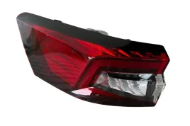 lampa-tylna-lewa-skoda-superb-3p0945095-rysy-wyszczerbienie-nowa
