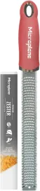microplane-zester-tarka-lipstick-pink-do-owocow-cytrusowych-twardych-serow-imbiru-czekolady-galki-muszkatolowej-i-trufli-z-ostrzami-ze-stali
