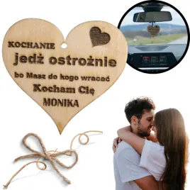 zawieszka-serce-do-auta-z-grawerem-jedz-ostroznie-personalizowany-prezent