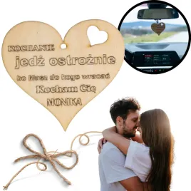 zawieszka-serce-do-auta-z-grawerem-jedz-ostroznie-personalizowany-prezent