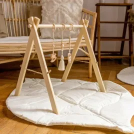 stojak-edukacyjny-baby-gym-rozne-kolory