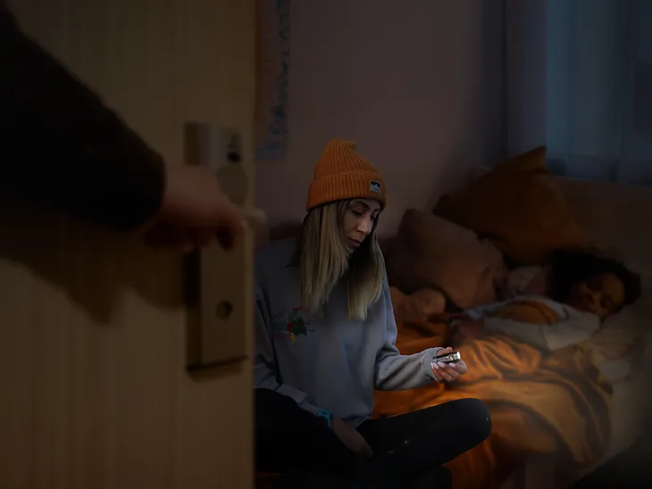 latarka-led-fenix-e18r-v2-0-zasilanie-akumulatorowe