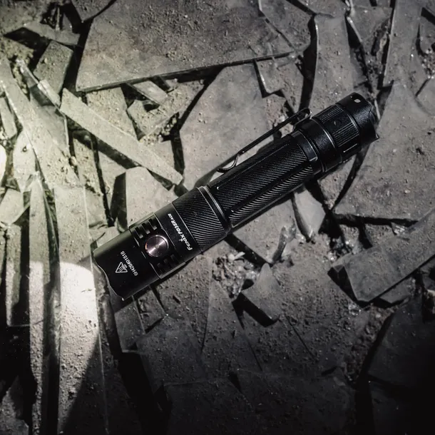 latarka-led-fenix-pd35r-ace-zasilanie-akumulatorowe