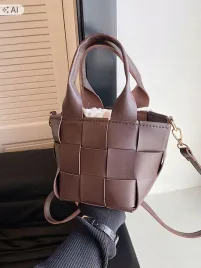 shein-brazowy-koszyk-pleciony-z-dlugim-paskiem-1la