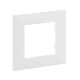 ramka-pojedyncza-biala-niloe-step-863191-klasyczna-prosta-bialy-mat-legrand