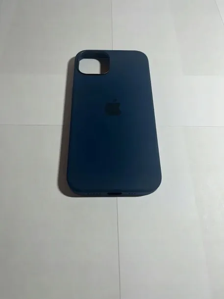 plecki-apple-do-iphone-13-blekitna-ton-kolor-niebieski