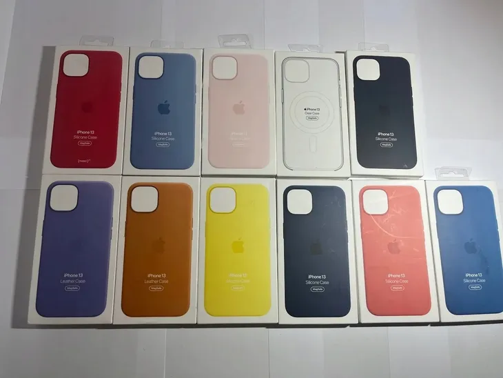 plecki-apple-do-iphone-13-blekitna-ton-material-tworzywo-sztuczne
