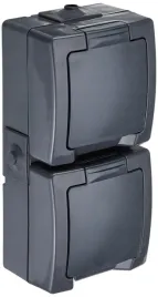 kopp-136915009-gniazdo-nautic-250-v-ip44-antracytowe-montaz-pionowy