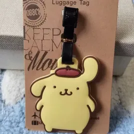 zawieszka-przypinka-adresowka-tag-do-walizki-plecaka-torby-pompompurin