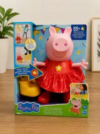 figurka-interaktywna-hasbro-f8873-swinka-peppa-30-cm