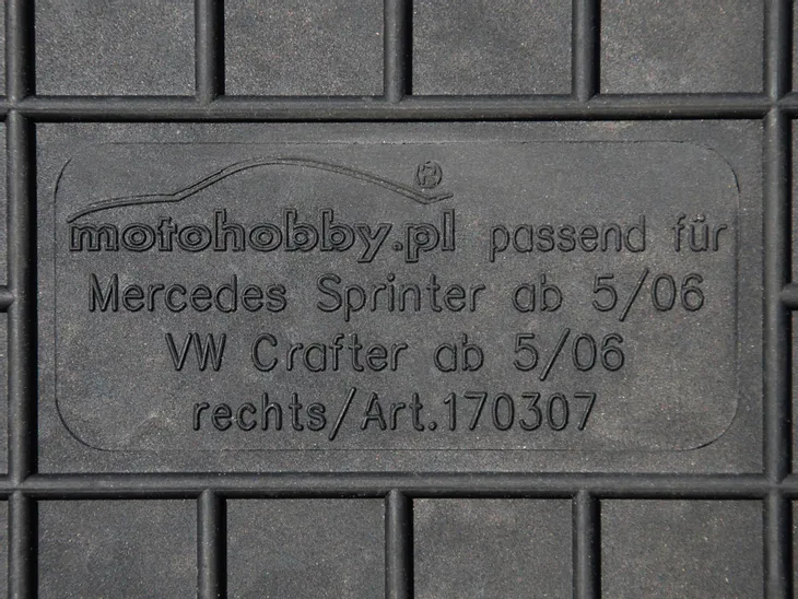 miarowe-dywaniki-dopasowane-do-sprinter-2-ii-stan-nowy