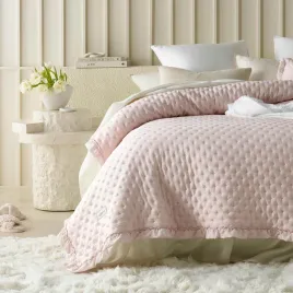 narzuta-pikowana-220x240-cm-molly-pudrowy-roz-na-lozko