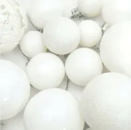 zestaw-biale-bombki-choinkowe-mix-wzorow-100szt-swiateczne-ozdoby-dekoracje