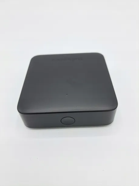 switchbot-hub-mini-smart-remote-pilot-wifi-outlet-model-1