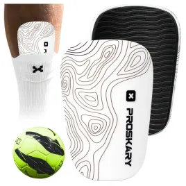 ochraniacze-pilkarskie-proskary-elevate-fifa-biale-lekkie-premium-105x7cm