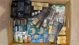 boks-kosmetykow-max-factor-maybelline-garnier-rimmel-mix-hurt-100-szt