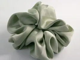 scrunchie-satynowa-mega-duza-xxxl-satyna-srednica-16-18-cm-zielony-pistacja