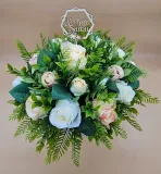 flower-box-slubny-kompozycja-kwiatowa-z-zielenia-32-cm-zlote-pudelko-kod-produktu-stcm94
