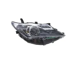 lampa-przednia-do-toyota-auris-e18-2013-2015-8113002j60-prawa