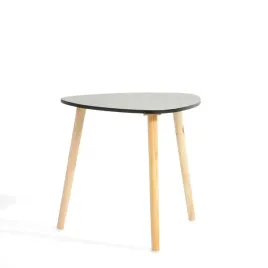 czarny-stolik-kawowy-trojkatny-46-cm-skandynawski-trojnog