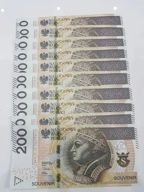 200 złotych banknoty do zabawy i nauki 50 szt.