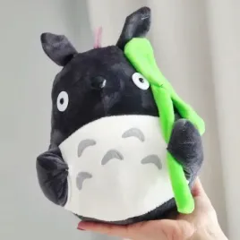 maskotka-pluszak-maly-totoro-z-duzym-lisciem-25-cm