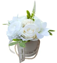 flower-box-kwiaty-sztuczne-bukiet-na-pierwsza-komunia-swieta-z-dedykacja